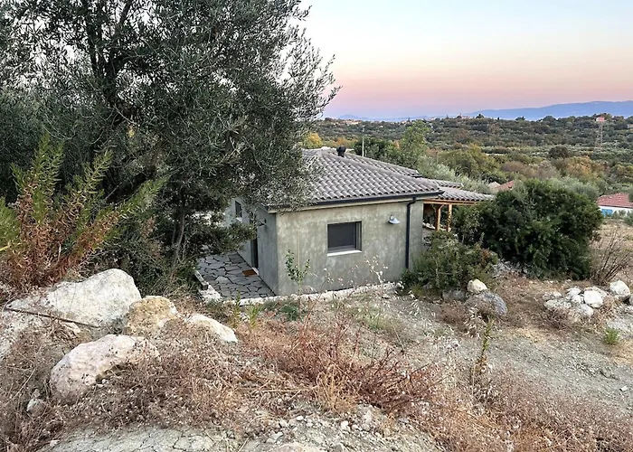 فيلة Koukounari At Chionata *
